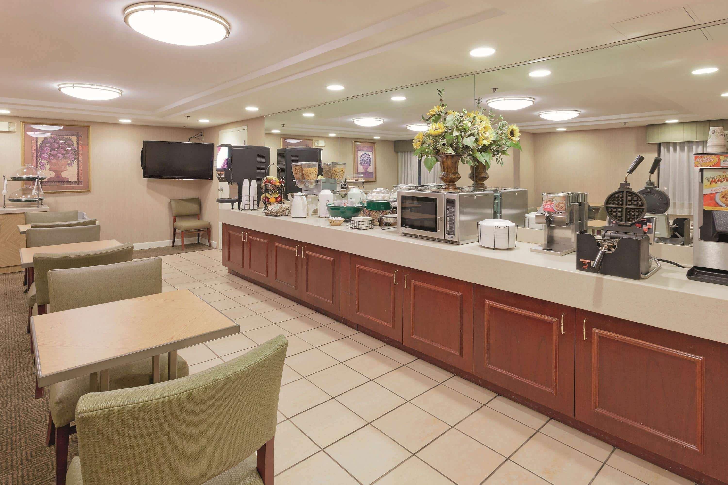 La Quinta By Wyndham Warwick Providence Airport Hotell Eksteriør bilde